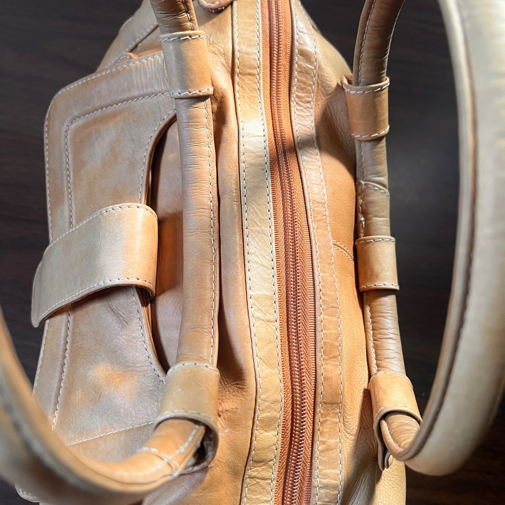 Vintage NorthStyle Leather Tote in Camel - Picture 8 of 14